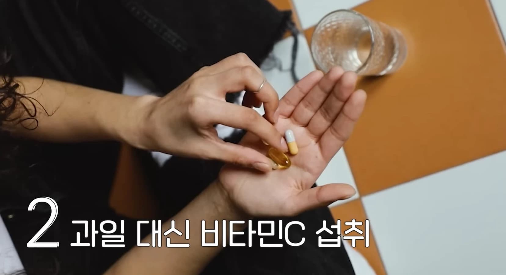 원문 이미지 5 — 당시 자료와 크레딧 유지, 재게시 승인 대기